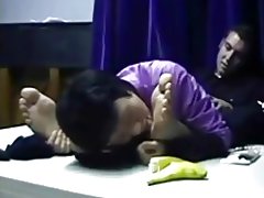 Chiński Mamuśki czci męskich stóp